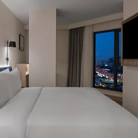 Hotel Hampton By Hilton Merter