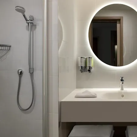 Hotel Hampton By Hilton Merter 3*