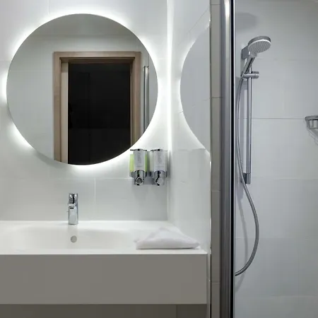Hampton By Hilton Merter Hotell
