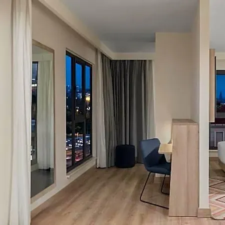 Hampton By Hilton Merter Hotel 3*